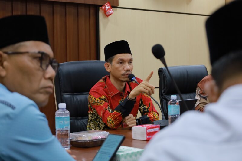 Bupati Aceh Barat Tarmizi, SP, MM memimpin pertemuan bersama pengurus LPTQ Aceh Barat di Aula Teuku Umar Setdakab Aceh Barat, Rabu (25/6/2026). Foto: Dok. Istimewa 