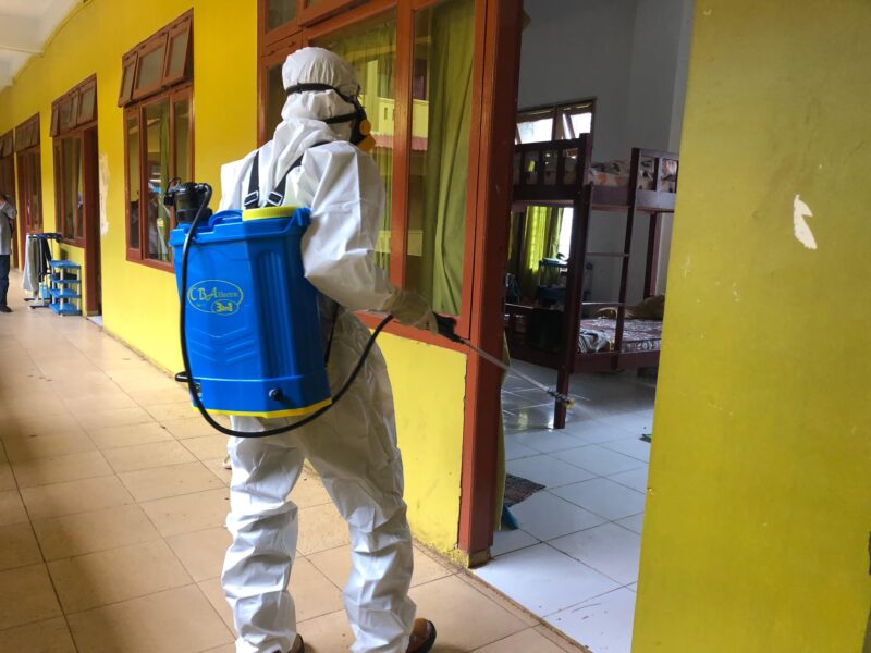 Ilustrasi. Fogging nyamuk malaria di sekolah-sekolah di Banda Aceh. Foto: Dok. Istimewa 