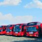 Bus JRG terlibat kecelakaan lalu lintas dengan dua sepeda motor di Gampong Calue, Kabupaten Pidie, Minggu (14/6/2026) malam. Foto: Dok. Istimewa 