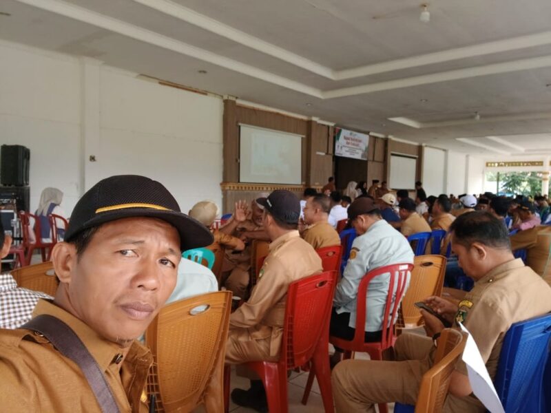 Kepala Desa Karang Cayo, Yupizer. Foto: Dok. Istimewa 