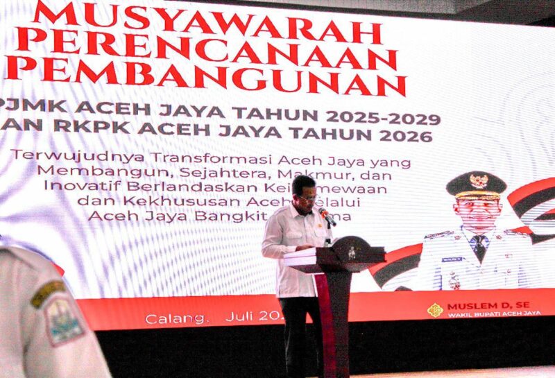 Kepala Bapperida Aceh Jaya, Teuku Khairullah, pada kegiatana Musrenbang RPJMK Aceh Jaya Tahun 2025–2029 dan RKPK Tahun 2026 yang berlangsung di Calang. Foto: Dok. Istimewa