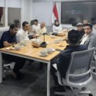 Gubernur Aceh Muzakir Manaf (Mualem) bersama jajaran Pemerintah Aceh menggelar pertemuan dengan Kepala SKK Migas Djoko Siswanto di Jakarta untuk membahas revisi Plane of Development (PoD) Lapangan Gas Tengkulo di Wilayah Kerja South Andaman, Kamis (11/6/2026). Foto: Dok. Istimewa