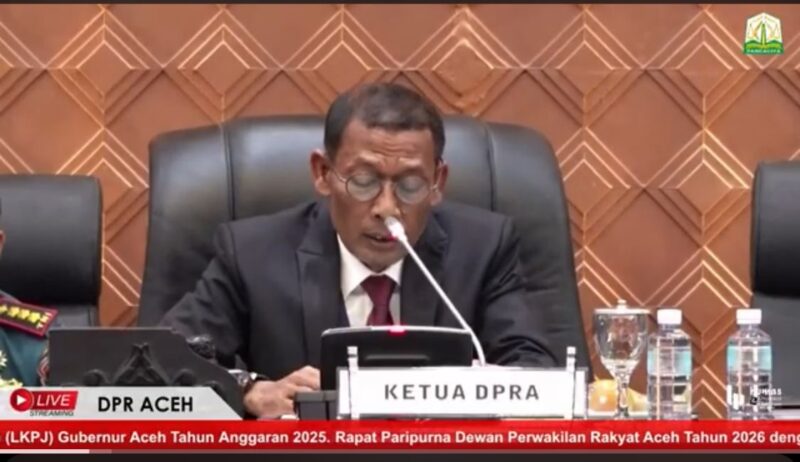 Kedua DPR Aceh, Zulfadhli saat memimpin sidang paripurna. Foto: Dok. Istimewa 