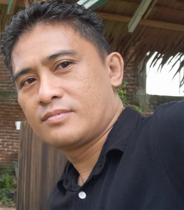 Barlian Erliadi, S.H., M.AP, seorang Wartawan dan Mahasiswa Program Doktoral Universitas Riau. Foto: Dok. Istimewa 