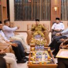Bupati Aceh Barat Tarmizi, SP, MM bersama Wakil Bupati Said Fadheil, SH menerima kunjungan kerja dan audiensi Tim Komisi Informasi Aceh (KIA) di ruang kerja Wakil Bupati Aceh Barat, Rabu (3/6/2026). Foto: Dok. Istimewa