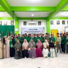 Rektor Universitas Al Washliyah Darussalam (UNADA) Banda Aceh, dosen, narasumber, dan mahasiswa KPM Tematik 2026 berfoto bersama usai kegiatan Sharing Session bertema “Membangun Budaya Sadar Bencana melalui Pendidikan, Kesiapsiagaan, dan Ketangguhan Komunitas”, Sabtu (13/6/2026). Foto: Dok. Istimewa 