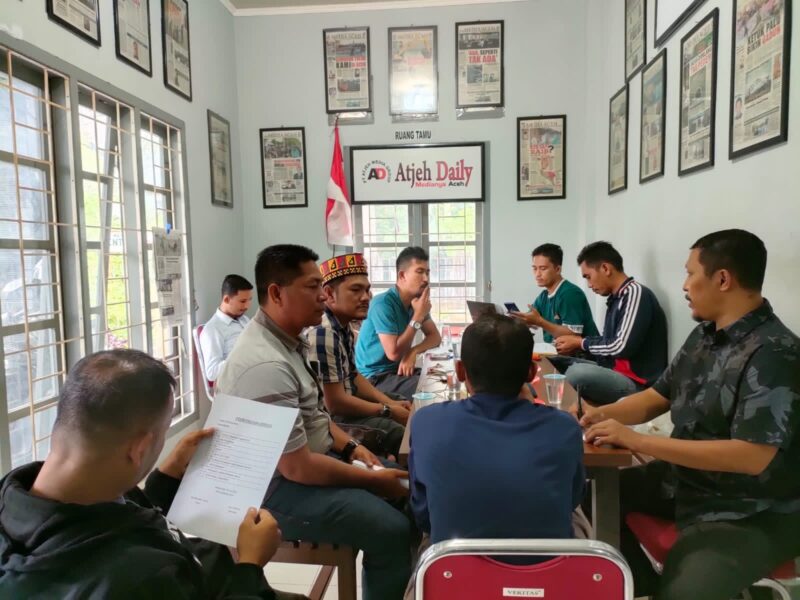 Sejumlah CEO media anggota SPS Aceh saat mengikuti rapat. Foto: Dok. Istimewa
