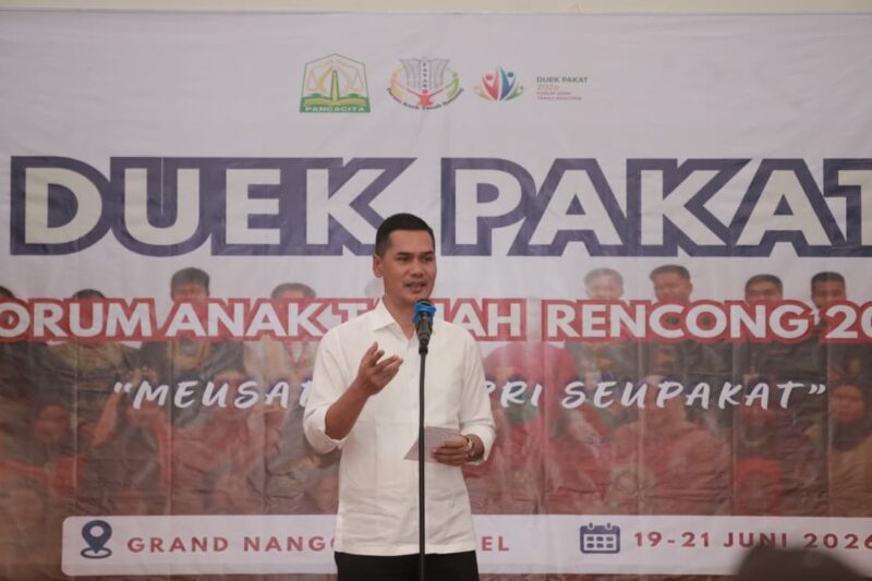 Sekda Aceh M. Nasir menyampaikan arahan saat pembukaan Duek Pakat FATAR 2026 di Hotel Grand Nanggroe Aceh, Sabtu (20/6/2026). Foto: Dok. Istimewa 