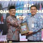 Bupati Pidie Sarjani Abdullah menerima WTP dari Kepala BPK Perwakilan Aceh, Andri Yoga di Kantor BPK, Kamis (4/6/2026) (Foto.IST).