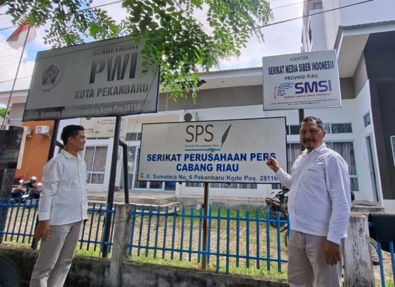 Ketua SPS Aceh menyempatkan singgah ke kantor SPS Riau, Senin (8/6/2026). Foto: Dok. Istimewa