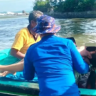 Tim gabungan mengevakuasi korban terseret arus di Ujong Manggeng. Foto. Dok. Teukunizar/noa.co.id