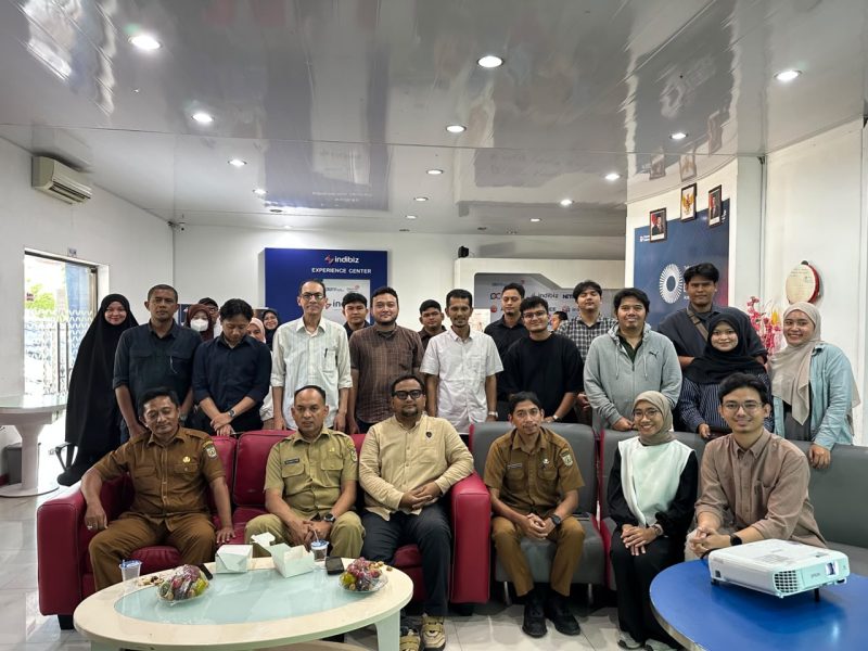 Perwakilan Komdigi RI, Pemerintah Kota Banda Aceh, Telkom AI Center, serta komunitas digital berfoto bersama usai pembahasan rencana peluncuran Garuda Spark Innovation Hub 2026, Selasa (9/10/2026). Foto: Dok. Diskominfo Kota Banda Aceh