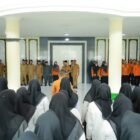 Bupati Aceh Barat, Tarmizi SP, MM, memimpin apel pelepasan 211 petugas Sensus Ekonomi 2026 di halaman Kantor Bupati Aceh Barat, Senin (15/6/2026). Foto: Dok. Istimewa 