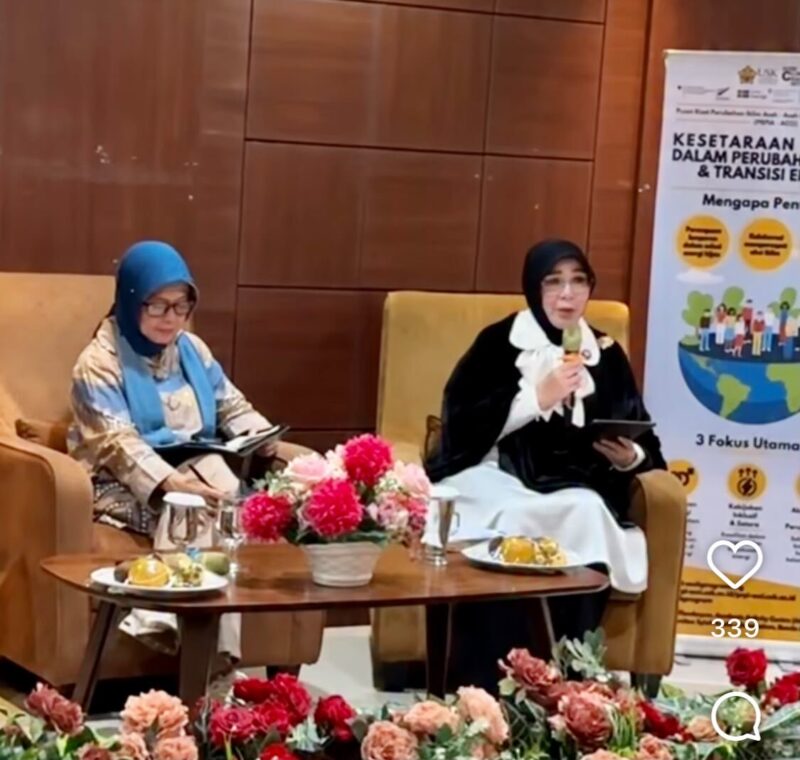 Wali Kota Banda Aceh memaparkan materi dalam diskusi tentang kesetaraan gender di Banda Aceh. Foto: Dok. Istimewa 