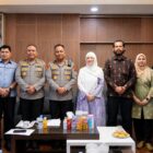 Kapolda Aceh Irjen Pol. Ruddi Setiawan menerima kunjungan silaturahmi Kepala Ombudsman RI Perwakilan Aceh Dian Rubianty di Ruang Kerja Kapolda Aceh, Mapolda Aceh, Jumat (24/7/2026). Foto: Dok. Istimewa 