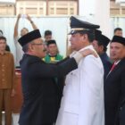 Bupati Pidie Sarjani Abdullah saat melantik 45 pejabat di Oproom Sekdakab Pidie Senin (20/7/2026) (Foto IST).