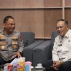 Kapolda Aceh Irjen Pol. Ruddi Setiawan menerima audiensi jajaran Kantor Wilayah Direktorat Jenderal Imigrasi Aceh dan Kantor Wilayah Direktorat Jenderal Pemasyarakatan Aceh di Mapolda Aceh guna memperkuat koordinasi antarinstansi, Selasa (21/7/2026). Foto: Dok. Istimewa 