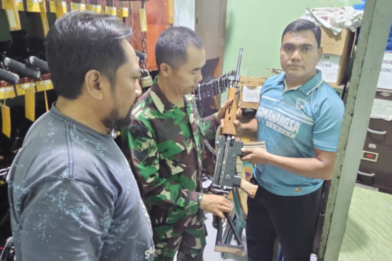 Penyerahan senjata api kepada Koramil 09/ Ulee Kareng, Banda Aceh, Rabu (1/7/2026)  (Foto IST) 