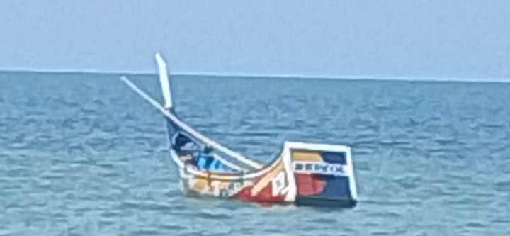 Kapal nelayan yang ditemukan warga Kulee, Kecamatan Batee, Kabupaten Pidie, Kamis (9/7/2026) (Foto.IST).