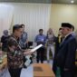 Wabup Pidie, Alzaizi saat melantik Umum Mukim Bangkeh Kecamatan Geumpang, Kamis (30/7/2026) (Foto.IST).