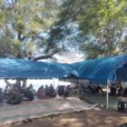 Posko keluarga pencarian korban terseret arus di Ujong Manggeng. Foto. Dok. Teukunizar/noa.co.id