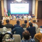 Wali Kota Medan Rico Tri Putra Bayu Waas memberikan keterangan kepada awak media terkait pelaksanaan Rakernas APEKSI XVIII di Kantor Wali Kota Medan, Selasa (30/6/2026). Foto: Dok. Diskominfo Kota Banda Aceh