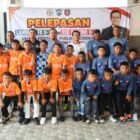 Ketua DPRK Banda Aceh, Irwansyah ST, melepas keberangkatan tim SSB Barona dan Lambuk Football Academy yang akan berlaga pada Festival Piala Presiden 2026 di Yogyakarta. Pelepasan berlangsung di Rumah Dinas Ketua DPRK Banda Aceh, Sabtu (4/7/2026). Foto: Dok. DPRK Banda Aceh