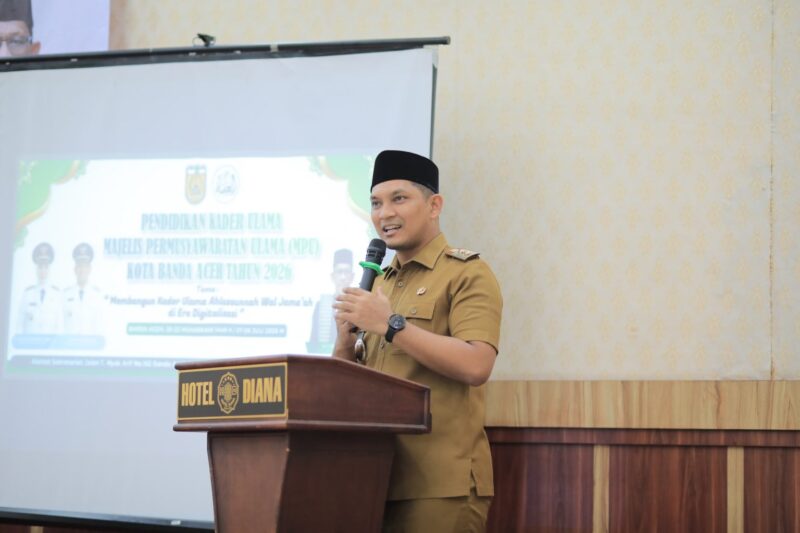 Wakil Wali Kota Banda Aceh Afdhal Khalilullah membuka Pendidikan Kader Ulama MPU Kota Banda Aceh Tahun 2026 di Hotel Diana, Kuta Alam, Selasa (7/7/2026). Foto: Dok. Prokopim Kota Banda Aceh