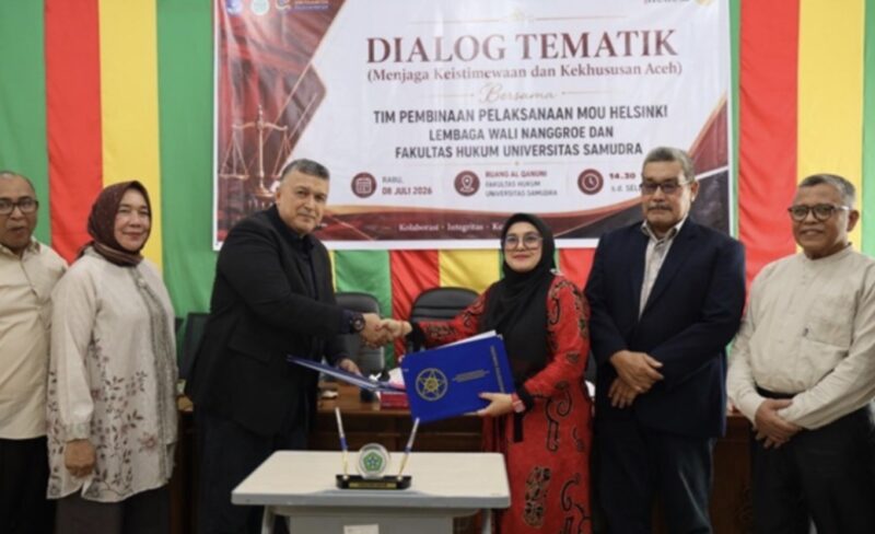 Perwakilan Lembaga Wali Nanggroe bersama pimpinan Fakultas Hukum Universitas Samudra (Unsam) Langsa berfoto bersama usai forum ilmiah bertajuk “Evaluasi Implementasi Memorandum of Understanding (MoU) Helsinki dan Penguatan Tata Kelola Kekhususan Aceh”, Rabu (8/7/2026). Foto: Dok. Istimewa 