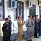 Bupati Aceh Barat Tarmizi SP, MM melakukan inspeksi mendadak (sidak) ke Kantor Satpol PP Aceh Barat untuk memastikan penanganan terhadap pengemis yang viral di media sosial, Senin (13/7/2026). Foto: Dok. Pemkab Aceh Barat 