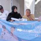 Wali Kota Banda Aceh Illiza Sa’aduddin Djamal menyerahkan kunci rumah layak huni kepada warga penerima manfaat di Kecamatan Ulee Kareng, Rabu (15/7/2026). Foto: Dok. Prokopim Kota Banda Aceh