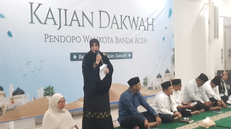 Wali Kota Banda Aceh Hj. Illiza Sa’aduddin Djamal membuka Kegiatan Kajian Dakwah di Pendopo Wali Kota Banda Aceh, Kamis (16/07/2026). Foto: Dok. Diskominfo Kota Banda Aceh