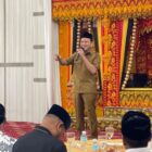Wakil Gubernur Aceh, H. Fadhlullah, memberikan sambutan saat menerima silaturahmi Tim Panitia Penyelenggara Haji Daerah (PPHD) Aceh di Pendopo Wakil Gubernur Aceh, Banda Aceh, Selasa (21/7/2026). Foto: Dok. Biro Adpim Setda Aceh