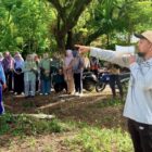 Pemerintah Kabupaten Aceh Barat menggelar gotong royong di kawasan Pantai Ujung Karang sebagai upaya menjaga kebersihan lingkungan sekaligus mengajak masyarakat membudayakan hidup bersih, Jumat (24/7/2026). Foto: Dok. Pemkab Aceh Barat