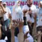 Ketua TP PKK Aceh Ny. Marlina Muzakir, bersama Ketua Staf Ahli TP PKK Aceh Ny. Mukarramah Fadhlullah, saat memberikan arahan puncak peringatan Hari Anak Nasional 2026, dalam tema Sayang Anak, Lindungi dan Bangun Masa Depan, di Stadion Harapan Bangsa Lhong Raya, Banda Aceh, Sabtu (25/7/2026). Foto: Dok. Biro Adpim Setda Aceh