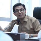 Ketua DPRK Banda Aceh, Irwansyah, ST, menyampaikan belasungkawa kepada warga terdampak kebakaran di Lamteumen Timur, Kecamatan Jaya Baru, serta mengajak masyarakat meningkatkan kewaspadaan di tengah musim kemarau, Minggu (26/7/2026). Foto: Dok. DPRK Banda Aceh