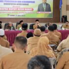 Bupati Aceh Barat Tarmizi memimpin Rapat Koordinasi Teknis Dinas Pendidikan dan Kebudayaan Kabupaten Aceh Barat di Aula Gedung B Disdikbud, Meulaboh, guna memperkuat arah pembangunan pendidikan menuju kualitas terbaik di Aceh, Senin (27/7/2026). Foto: Dok. Pemkab Aceh Barat