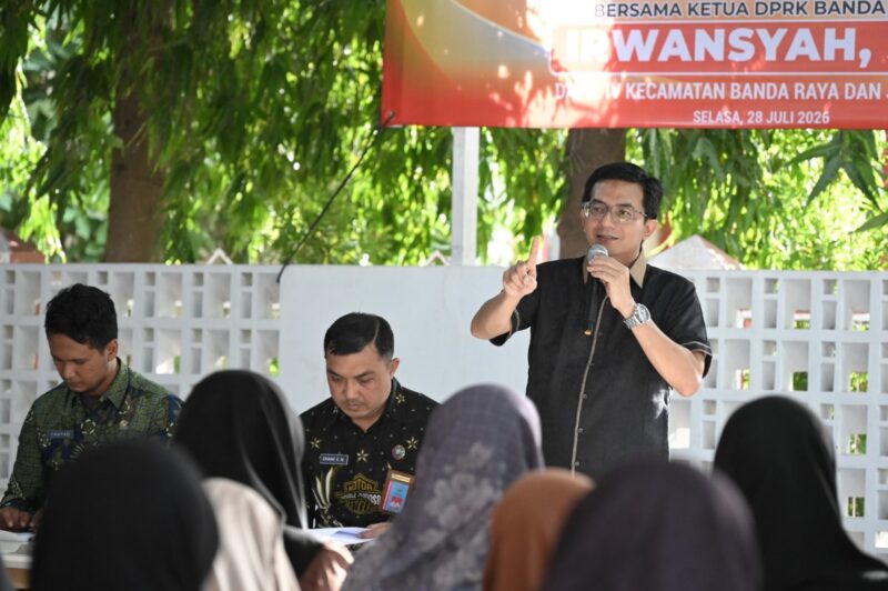 Ketua DPRK Banda Aceh, Irwansyah ST, menyampaikan materi pada kegiatan Sosialisasi Pencegahan dan Pemberantasan Penyalahgunaan dan Peredaran Gelap Narkotika (P4GN) di Banda Aceh, Rabu (29/7/2026). Foto: Dok. DPRK