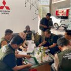 Tim Pengawas Lingkungan Hidup Aceh Besar melaksanakan inspeksi, pembinaan, dan pengawasan terhadap kepatuhan pengelolaan lingkungan di Mitsubishi Arista, Kecamatan Darul Imarah, Kamis (30/7/2026). Foto: Dok. MC Aceh Besar