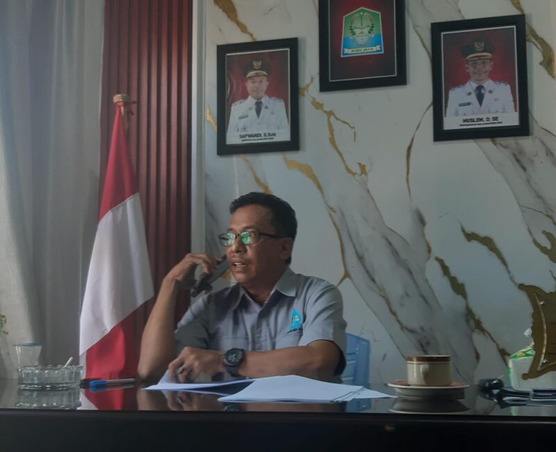 Direktur Perumdam Tirta Mon Mata Aceh Jaya, Muhadi. Foto: Dok.Sanusi/NOA.co.id