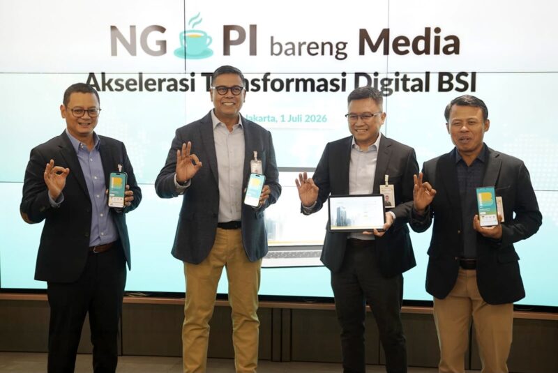 Jajaran Direksi PT Bank Syariah Indonesia (BSI) berfoto bersama usai kegiatan Ngopi Bareng Media bertema 