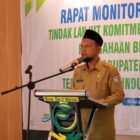Asisten Pemerintahan, Keistimewaan Aceh, dan Kesejahteraan Rakyat Setdakab Aceh Barat, Ruswaidi, membuka rapat tindak lanjut komitmen perlindungan pekerja rentan bersama BPJS Ketenagakerjaan dan perusahaan di Meulaboh, Selasa (28/7/2026). Foto: Dok. Istimewa