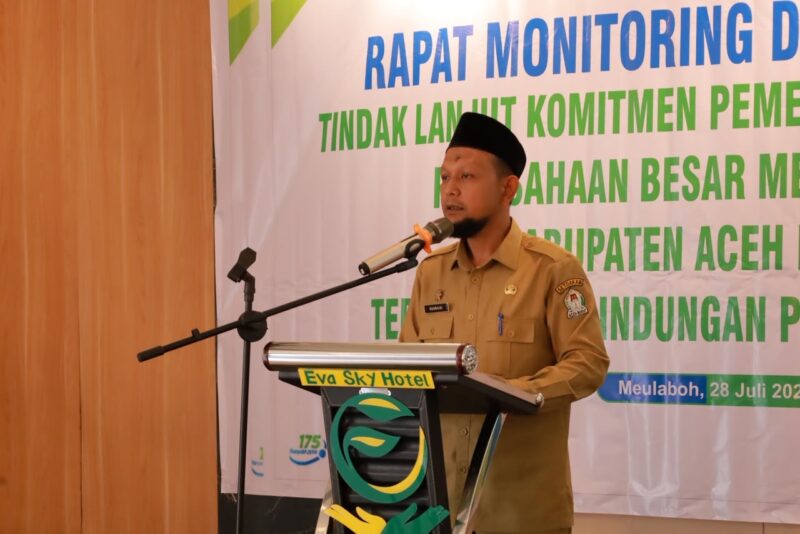 Asisten Pemerintahan, Keistimewaan Aceh, dan Kesejahteraan Rakyat Setdakab Aceh Barat, Ruswaidi, membuka rapat tindak lanjut komitmen perlindungan pekerja rentan bersama BPJS Ketenagakerjaan dan perusahaan di Meulaboh, Selasa (28/7/2026). Foto: Dok. Istimewa