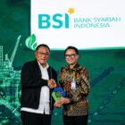 BSI menerima Anugerah Utama Sektor Perbankan Implementasi Zakat Hijau Kampung Usaha Gula Aren Cianjur dalam ajang IDX Channel Anugerah ESG 2026. Foto: Dok. Istimewa 
