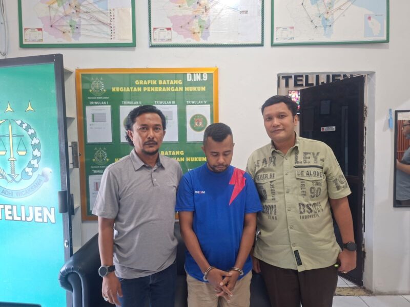 Tim Tangkap Buronan (Tabur) Kejati Aceh berhasil mengamankan terpidana DPO Kejari Aceh Selatan, SYIBRAL MALASYI Bin H. Asnawi, di Kabupaten Langkat, Sumatera Utara, Selasa (4/8/2026). Foto: Dok. Istimewa 