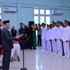 Bupati Aceh Jaya Safwandi, S.Sos., M.A.P., saat melantik dan mengambil sumpah jabatan 125 ASN di Aula DPMPKB Aceh Jaya, Jumat (7/8/2026). Foto: Dok. Pemkab Aceh Jaya