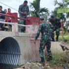 Tim Inspektorat Kodam Iskandar Muda bersama Dandim 0108/Agara Letkol Czi Arya Murdyantoro meninjau pembangunan sejumlah jembatan di wilayah Kabupaten Aceh Tenggara, Rabu (26/8/2026). Foto: Dok. Istimewa