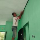 Satgas TMMD ke-129 Kodim 0107/Aceh Selatan mengebut tahap finishing pembangunan rumah Salami di Desa Kemumu Hilir, Kecamatan Labuhanhaji Timur, Aceh Selatan, Senin (10/8/2026). Foto: Dok. Istimewa 
