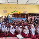 Penyuluhan Sekolah Siaga Bencana (SSB) bagi siswa sekolah dasar yang dilaksanakan Dinas Sosial Abdya. Foto. Dok. Teukunizar/noa.co.id