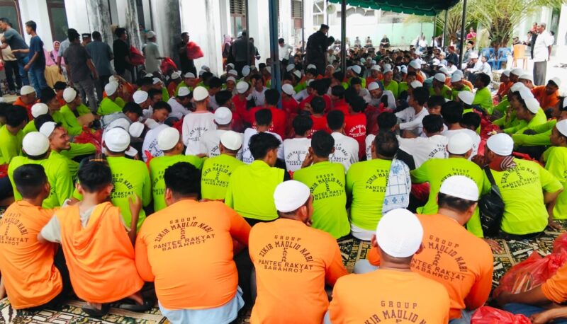 Group zikir Bungong Seulanga memeriahkan maulid Nabi Muhammad SAW di Kemukiman Kuta Tinggi. Foto. Dok. Teukunizar/noa.co.id